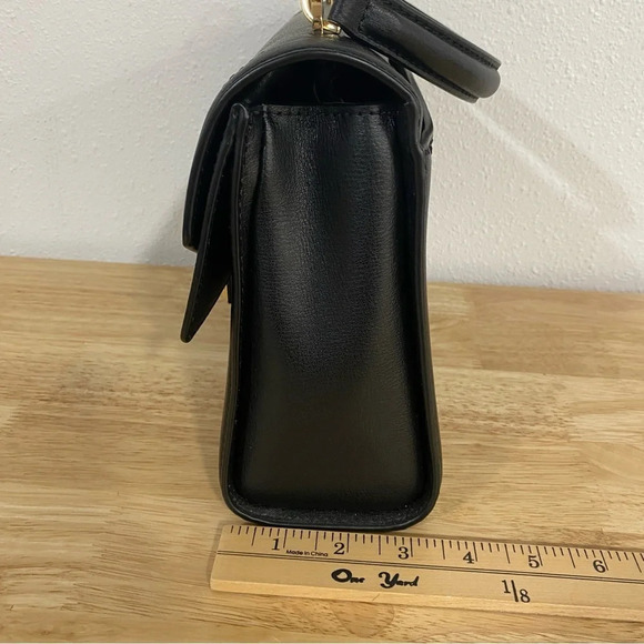 Michael Kors Black Kinsley Top Handle Satchel Gold Hardware Chain Strap - Picture 5 of 7